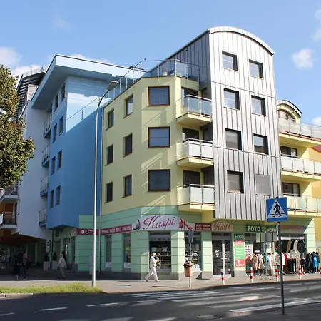 Konrad W Centrum 600 M Od Morza Kołobrzeg